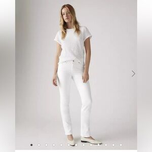 Levi's classic straight Women's White Jeans size 30